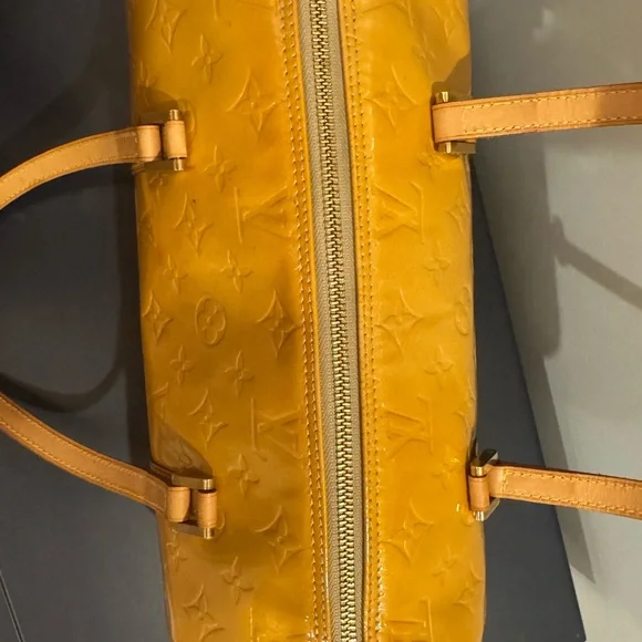 Louis Vuitton Monogram Vernis Bedford Bag - Picture 4 of 11